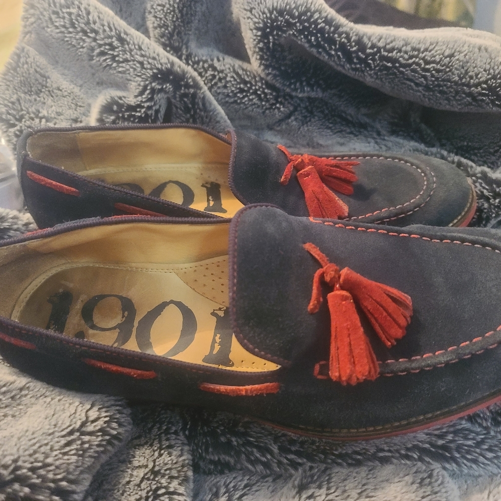Shoes - Picture 3 of 5
